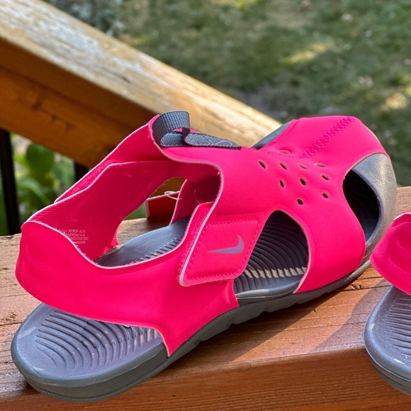 Size 3- Nike Sunray Protect 2 Sandals - Picture 3 of 5